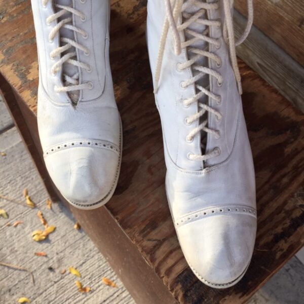 Antique Edwardian white boots Size 7.5