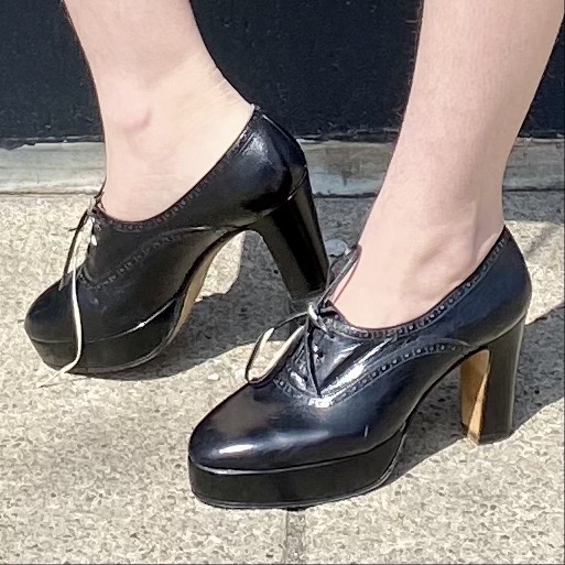 women's legs in platform shoes