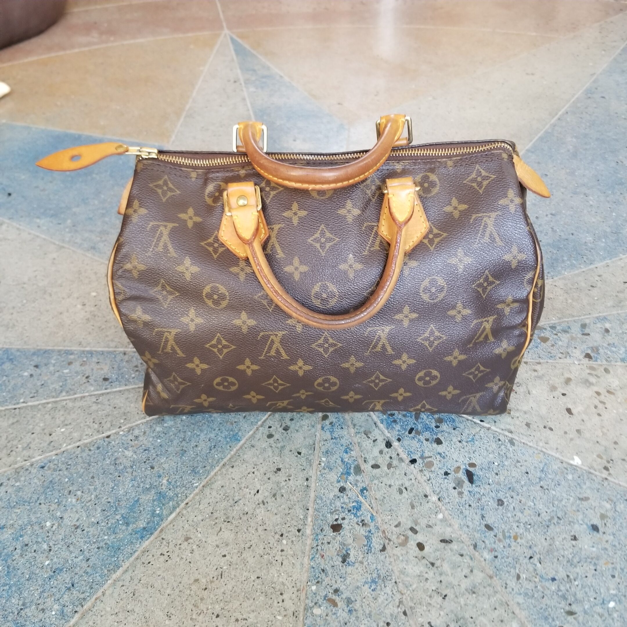 Louis Vuitton Speedy 35 Perfect Condition - clothing & accessories
